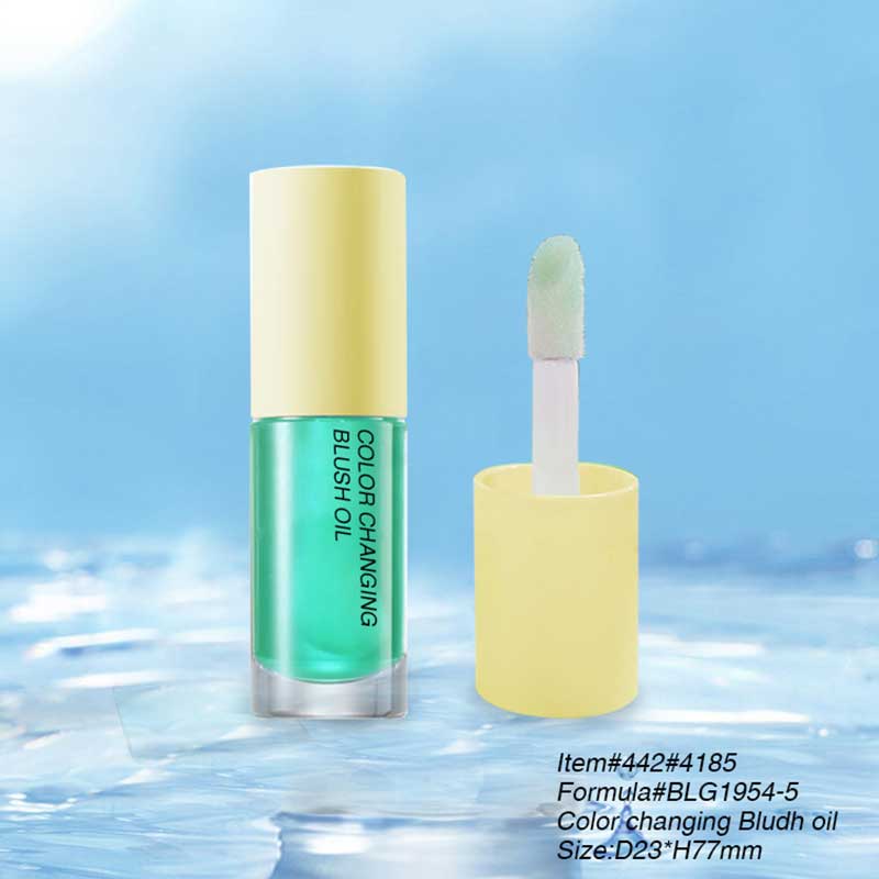 Distillation, an essential process for the production of cosmetic ingredients.